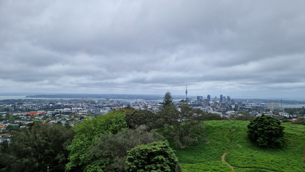 Ausblick über Auckland vom Maungawhau / Mount Eden, Auckland, Neuseeland
