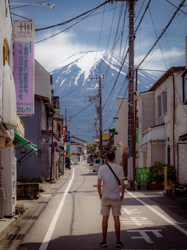 Blick auf den Fuji aus den Straßen