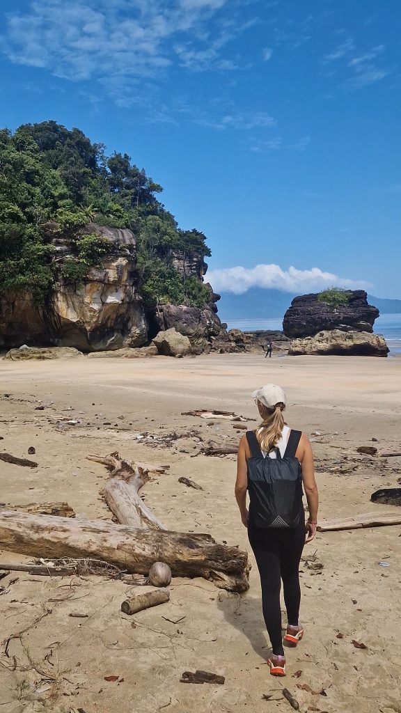 Bucht am Ende des Telok Paku Trails, Bako Nationalpark, Borneo, Malaysia