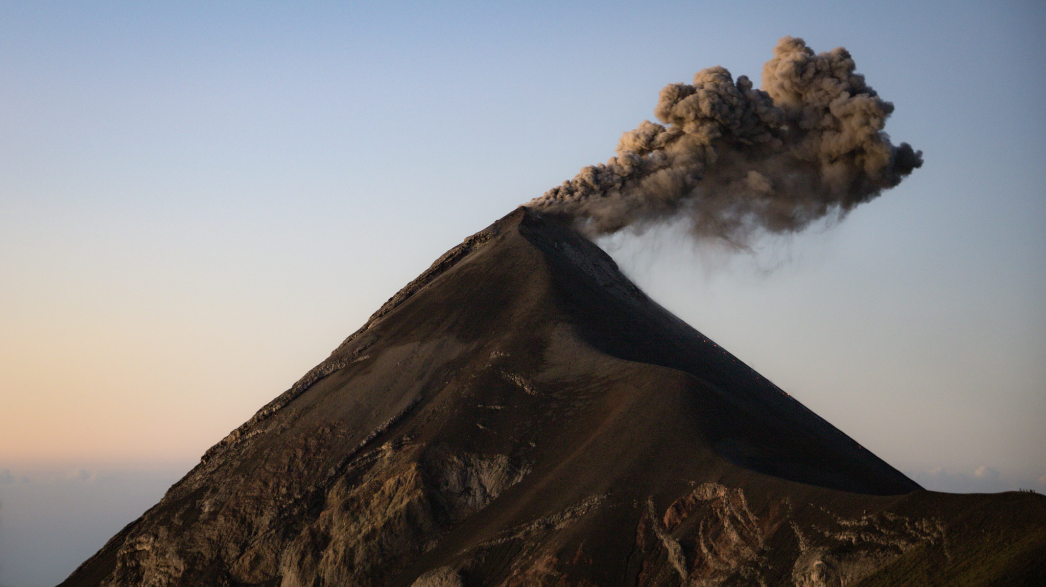 Welthappen #1 – Vulkan Fuego: Die härteste Wanderung unseres Lebens in Guatemala